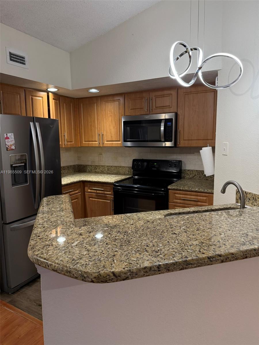 ISLES AT LAGO MAR CONDO - Residential Lease