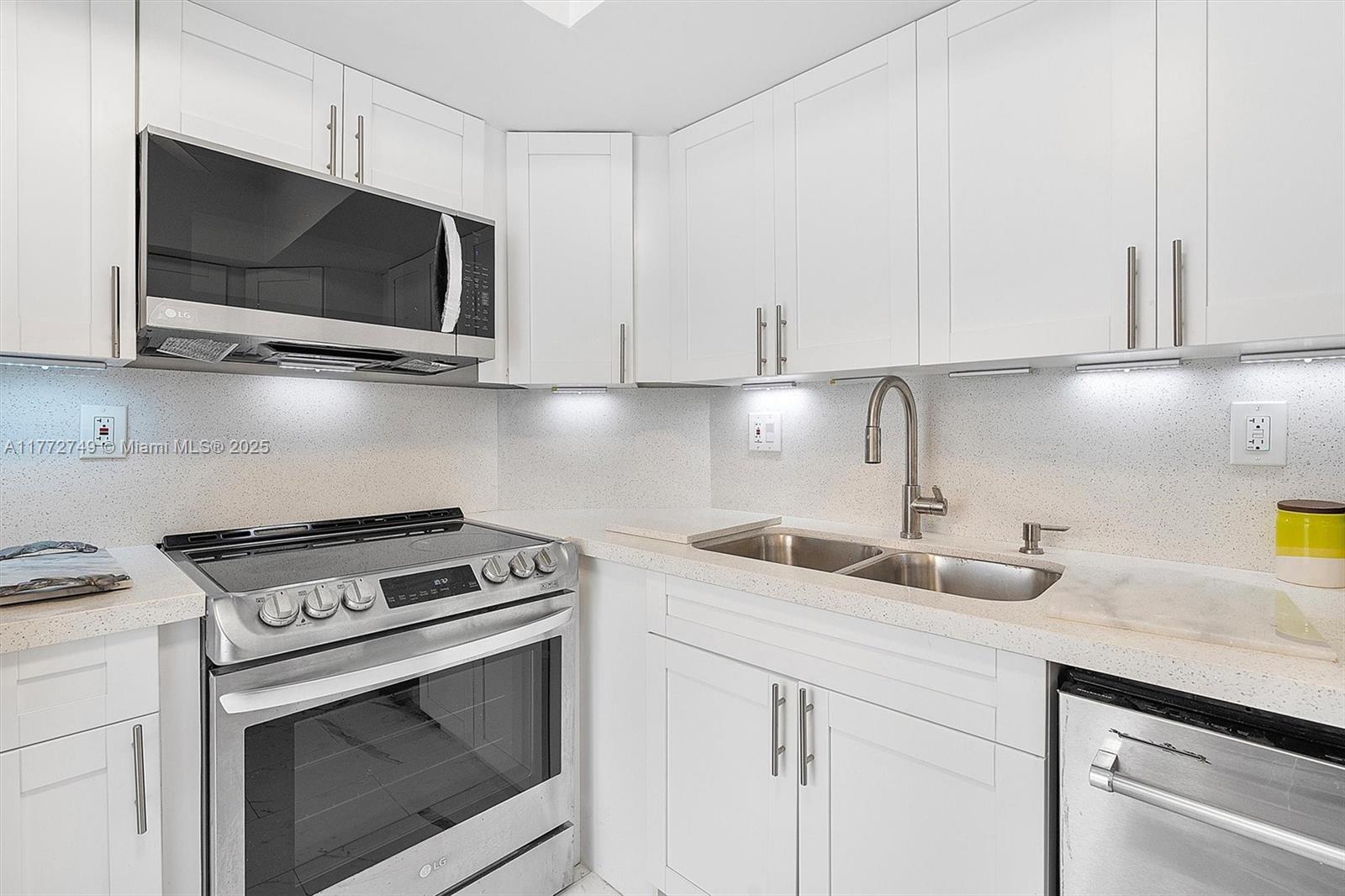 ARLEN HOUSE CONDO - Residential