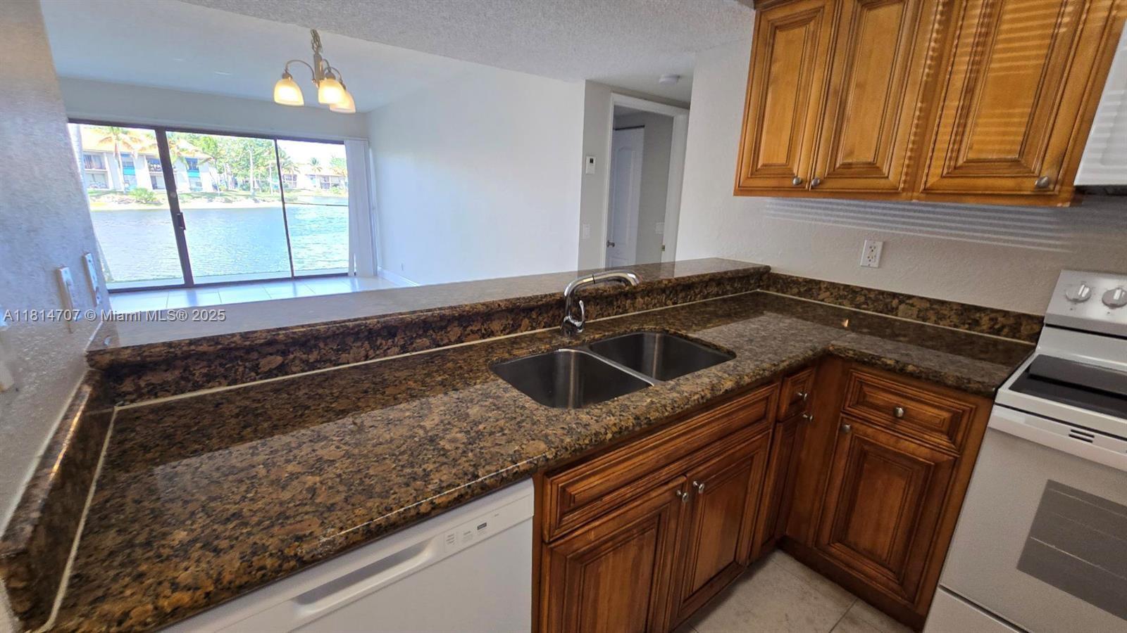 PALM BEACH PLACE CONDO - Residential Lease