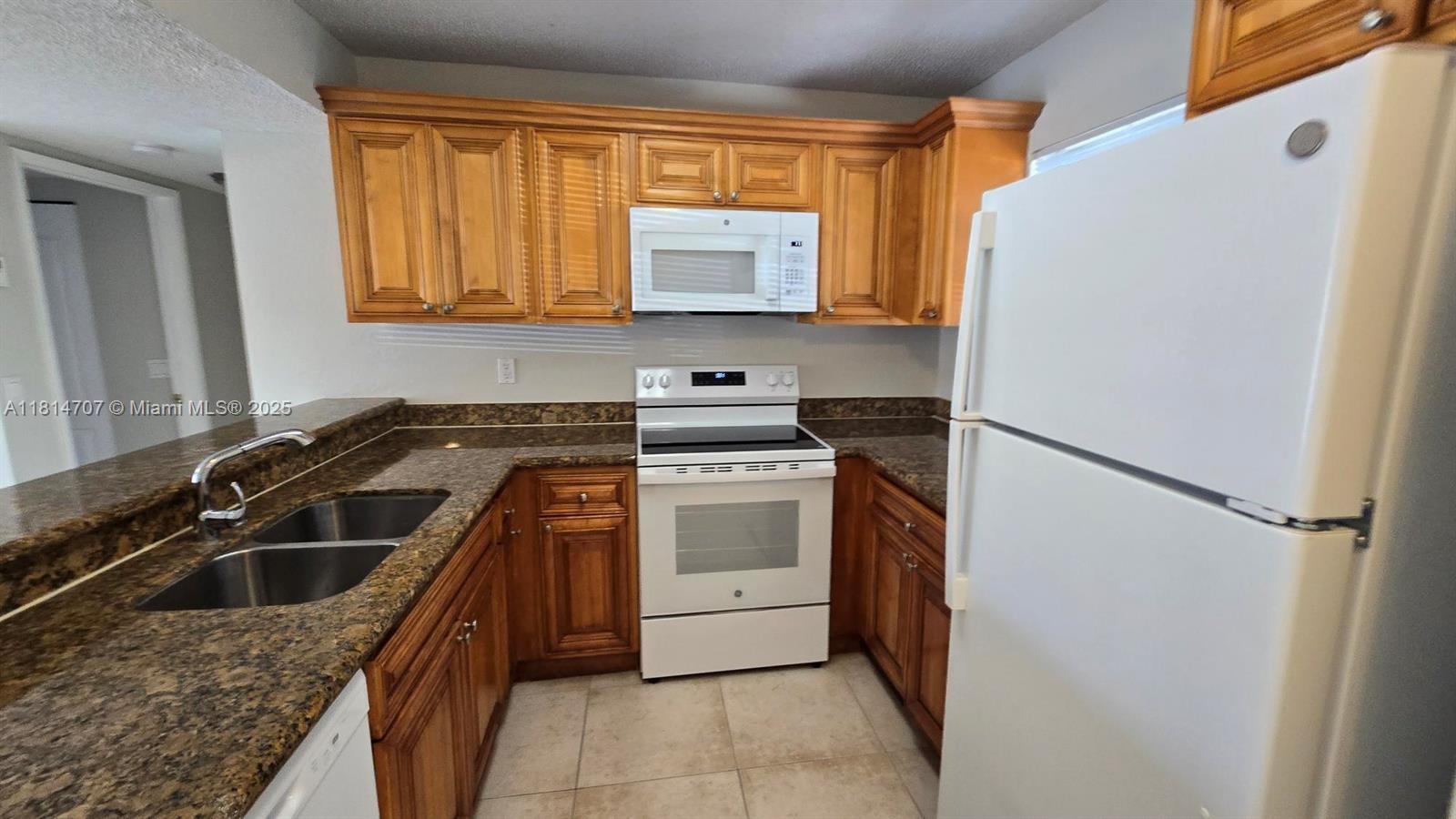PALM BEACH PLACE CONDO - Residential Lease