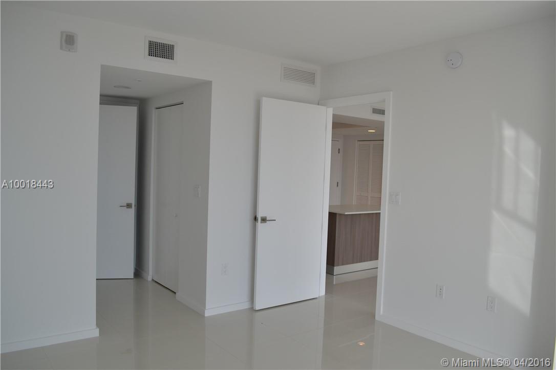 5252 PASEO - Residential Lease