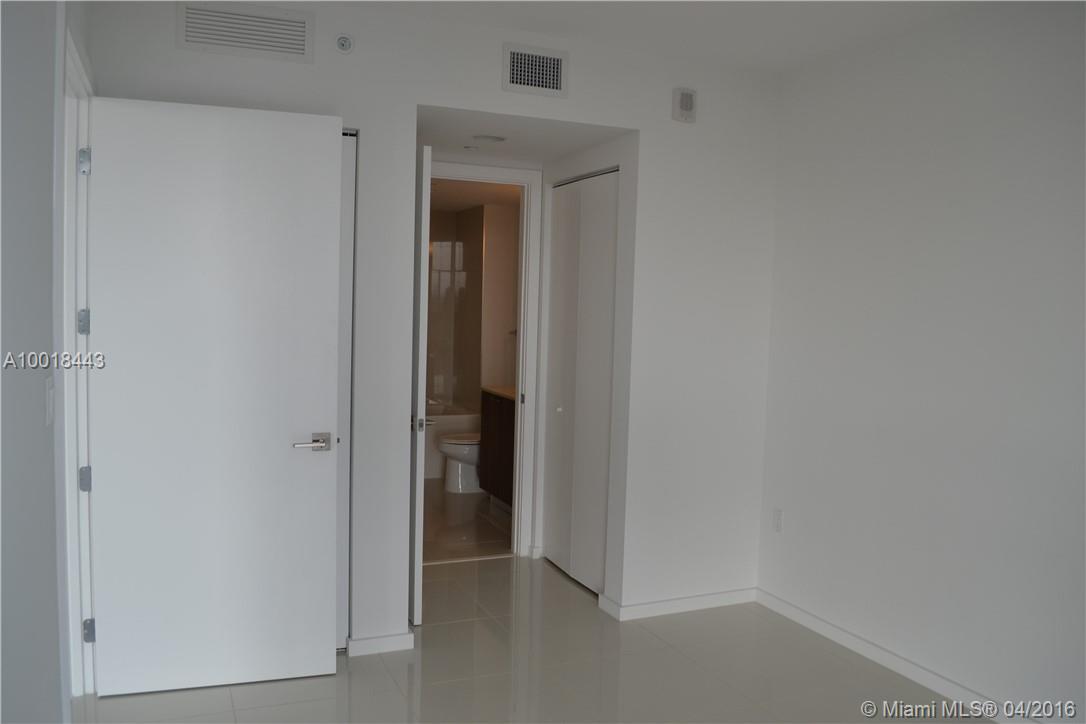 5252 PASEO - Residential Lease
