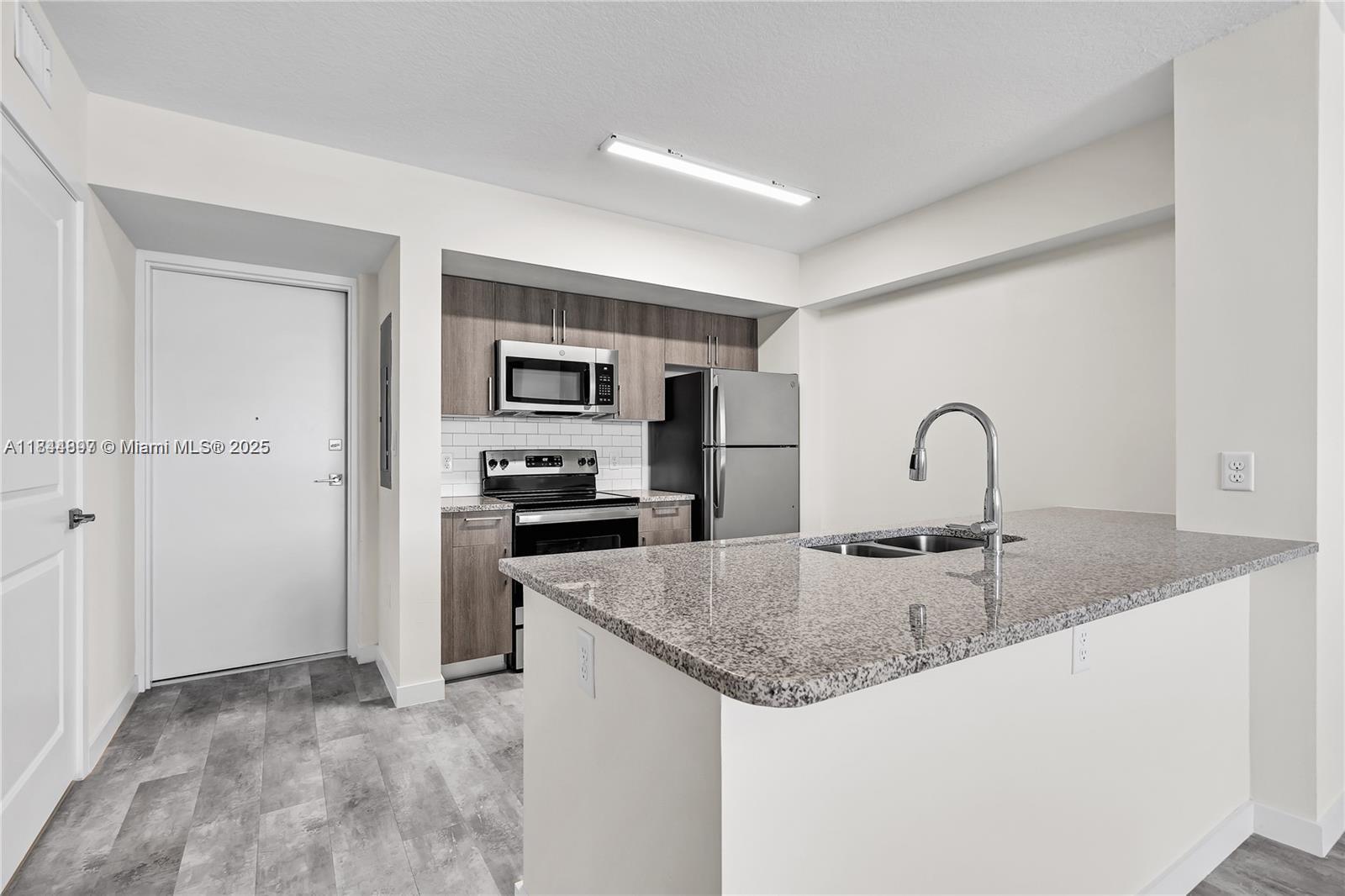 SWEETWATER GROVES .14 AC - Residential Lease