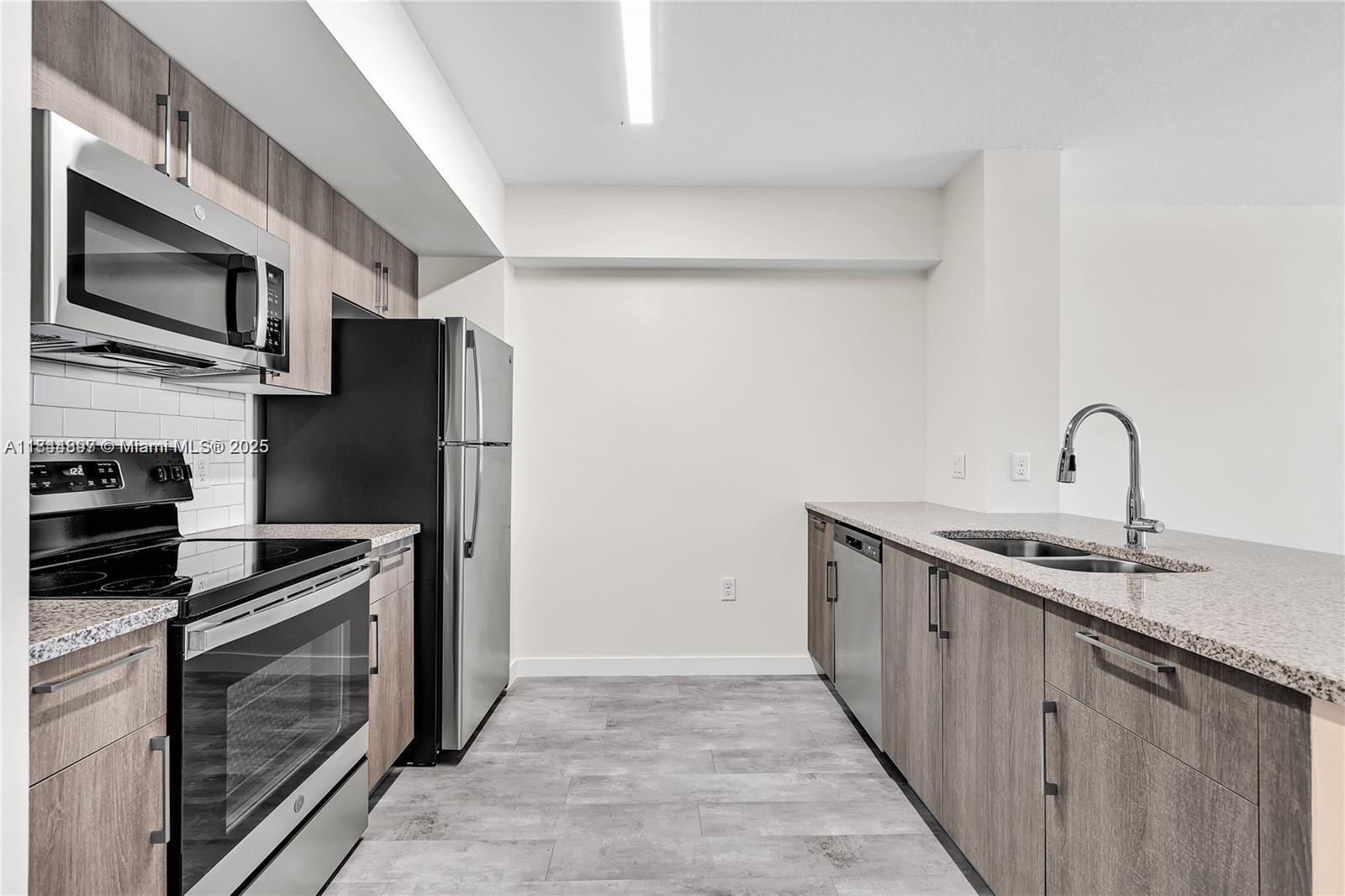 SWEETWATER GROVES .14 AC - Residential Lease