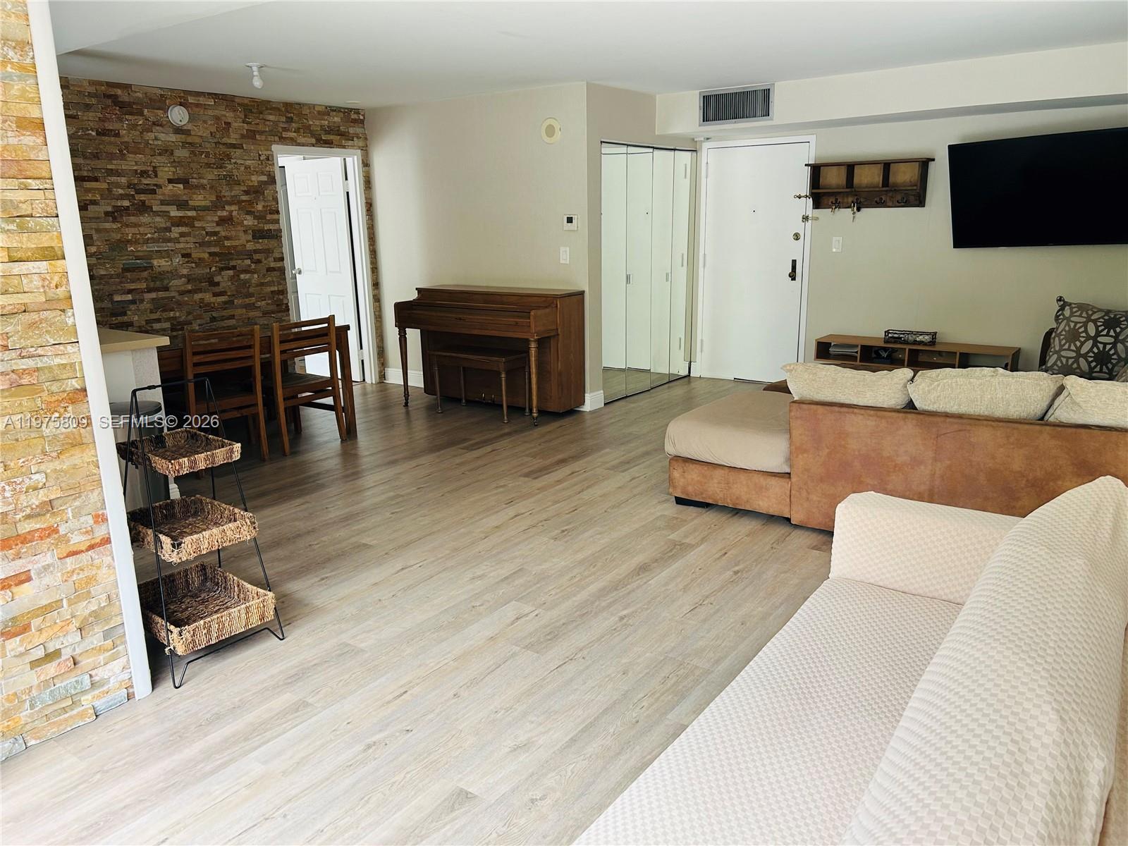 PLAZA OF AMERICAS CONDO - Residential