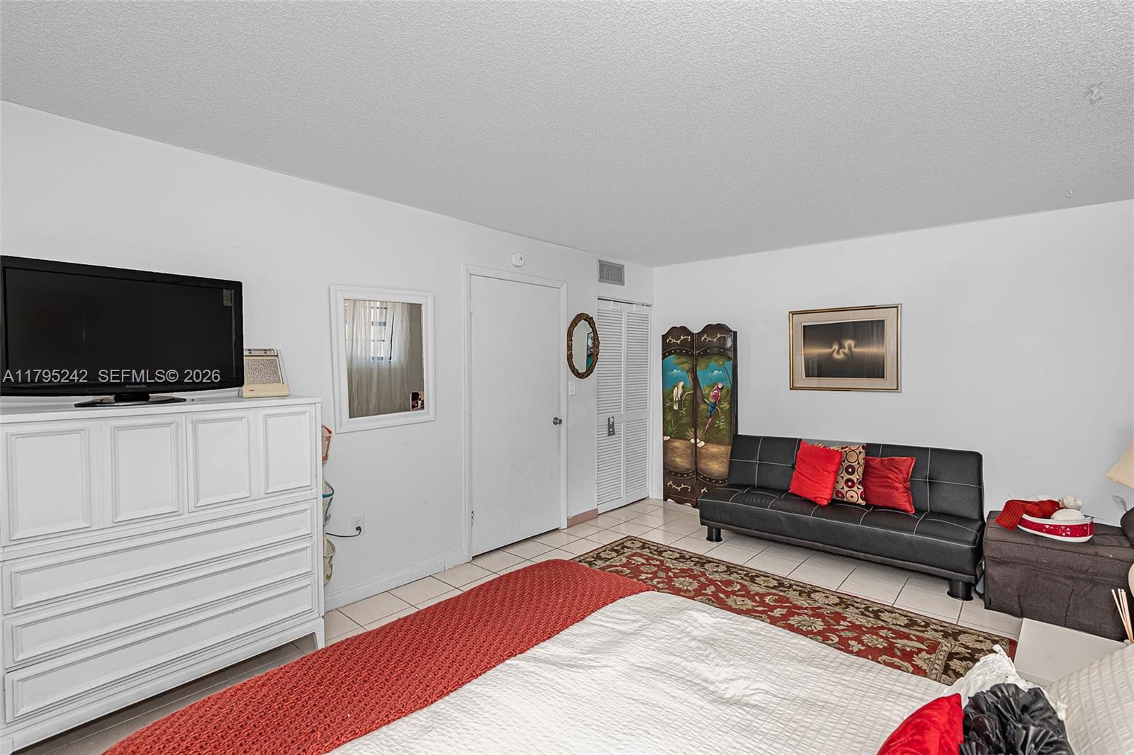 PETER ALAN CONDO APTS - Residential