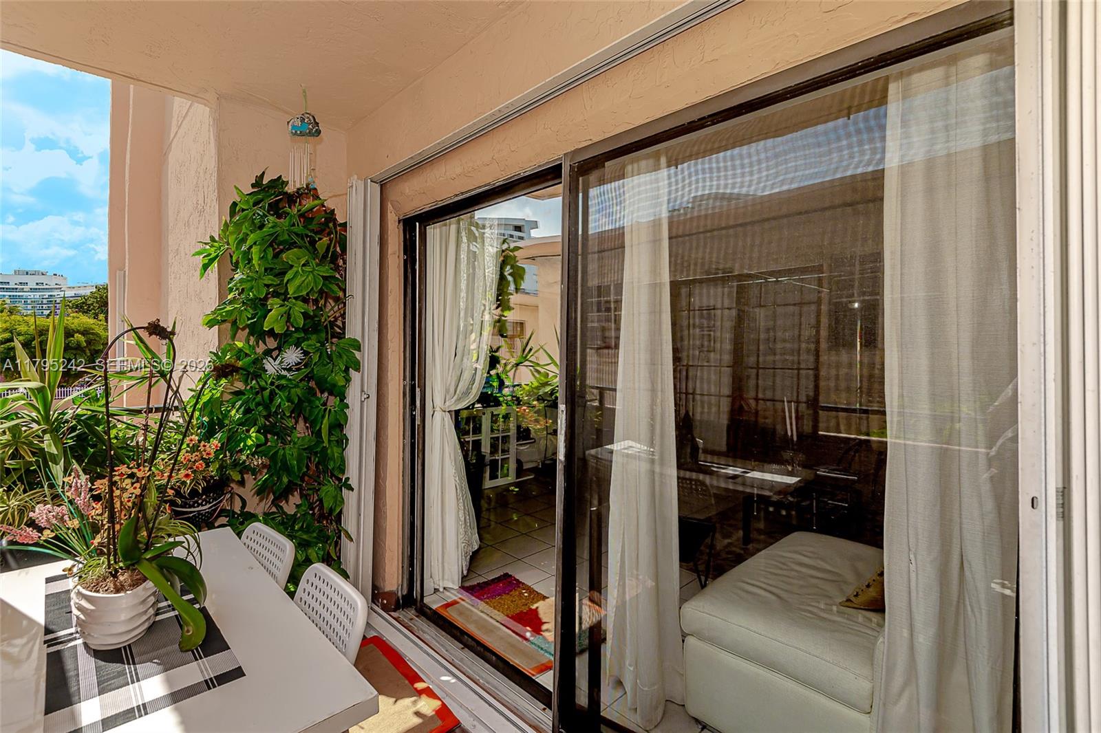 PETER ALAN CONDO APTS - Residential