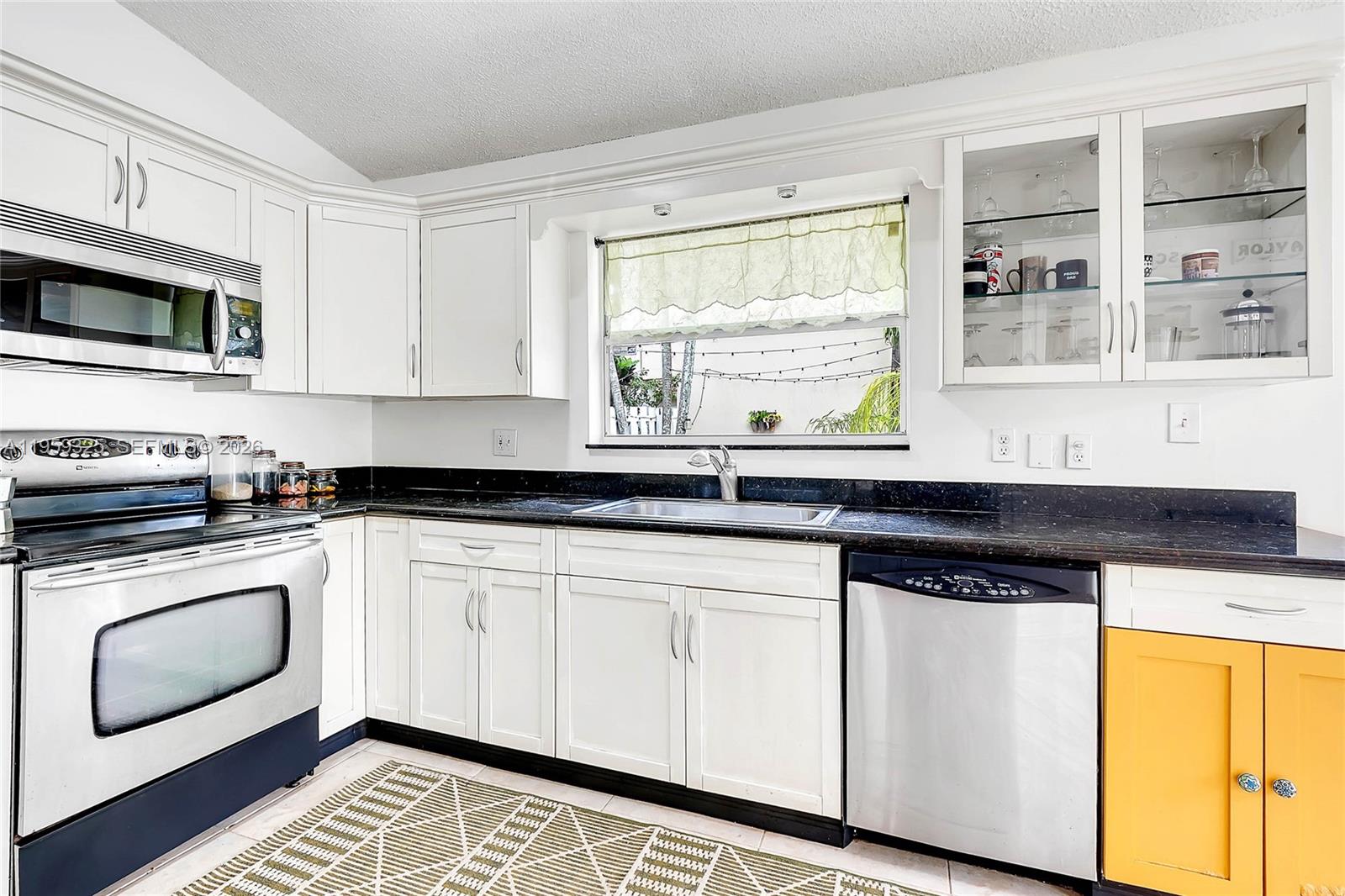 LAKES OF THE MEADOW PATIO - Residential Lease