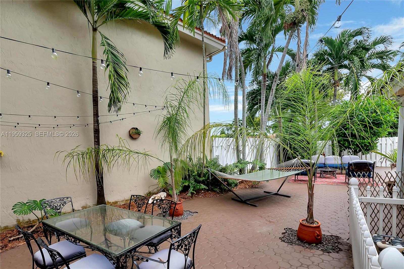 LAKES OF THE MEADOW PATIO - Residential Lease