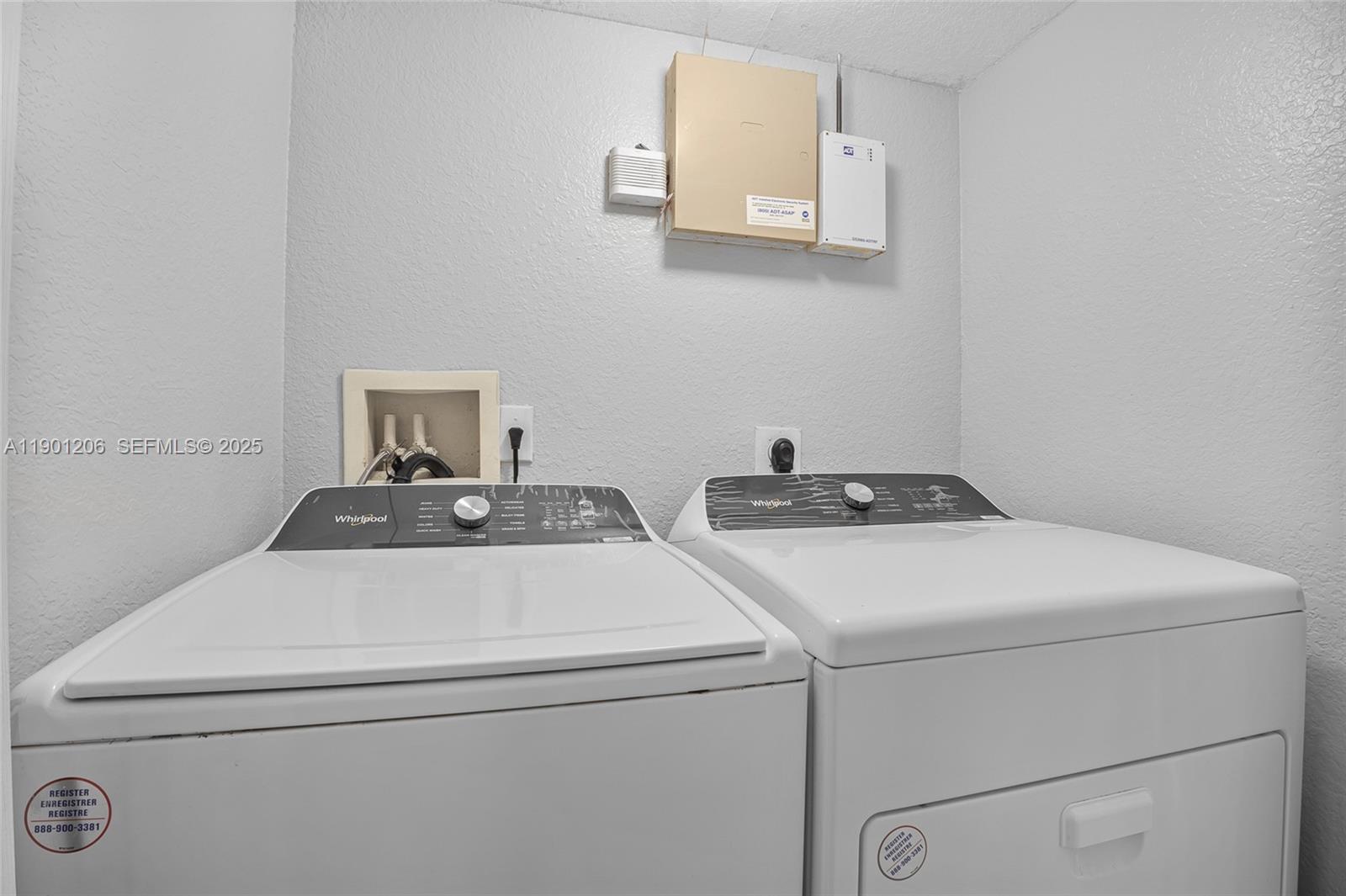 VISTA TRACE 8 CONDO - Residential