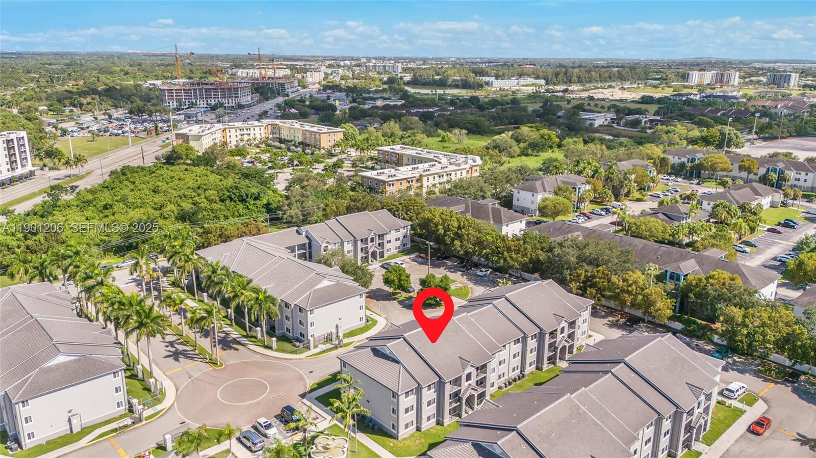 VISTA TRACE 8 CONDO - Residential