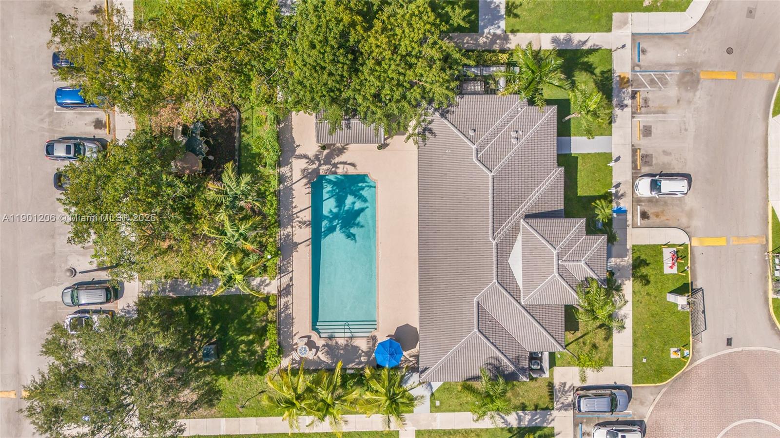 Beautifully updated 2-bedroom, 2-bath condo in the gated community of Vista Trace! This spacious second-floor unit features an open layout with plenty of natural light, modern flooring, and a renovated kitchen with stainless steel appliances and ample cabinet space. The primary suite includes a walk-in closet and private bath. Enjoy the convenience of an in-unit washer and dryer, a private balcony, and assigned parking. Community amenities include a pool, clubhouse, and playground. Conveniently located near shopping, dining, schools, and major highways. Move-in ready and easy to show!