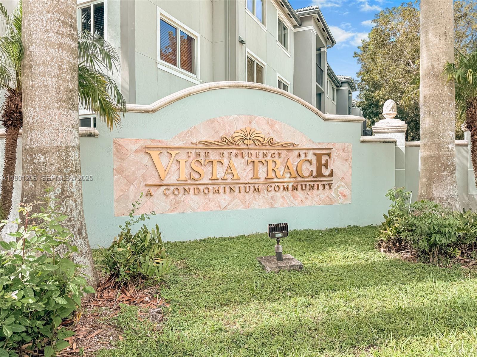 VISTA TRACE 8 CONDO - Residential