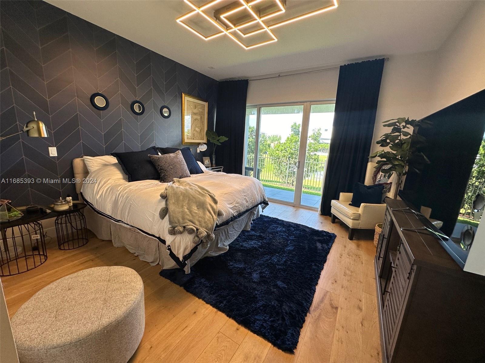 WESTON ESTATES - Residential