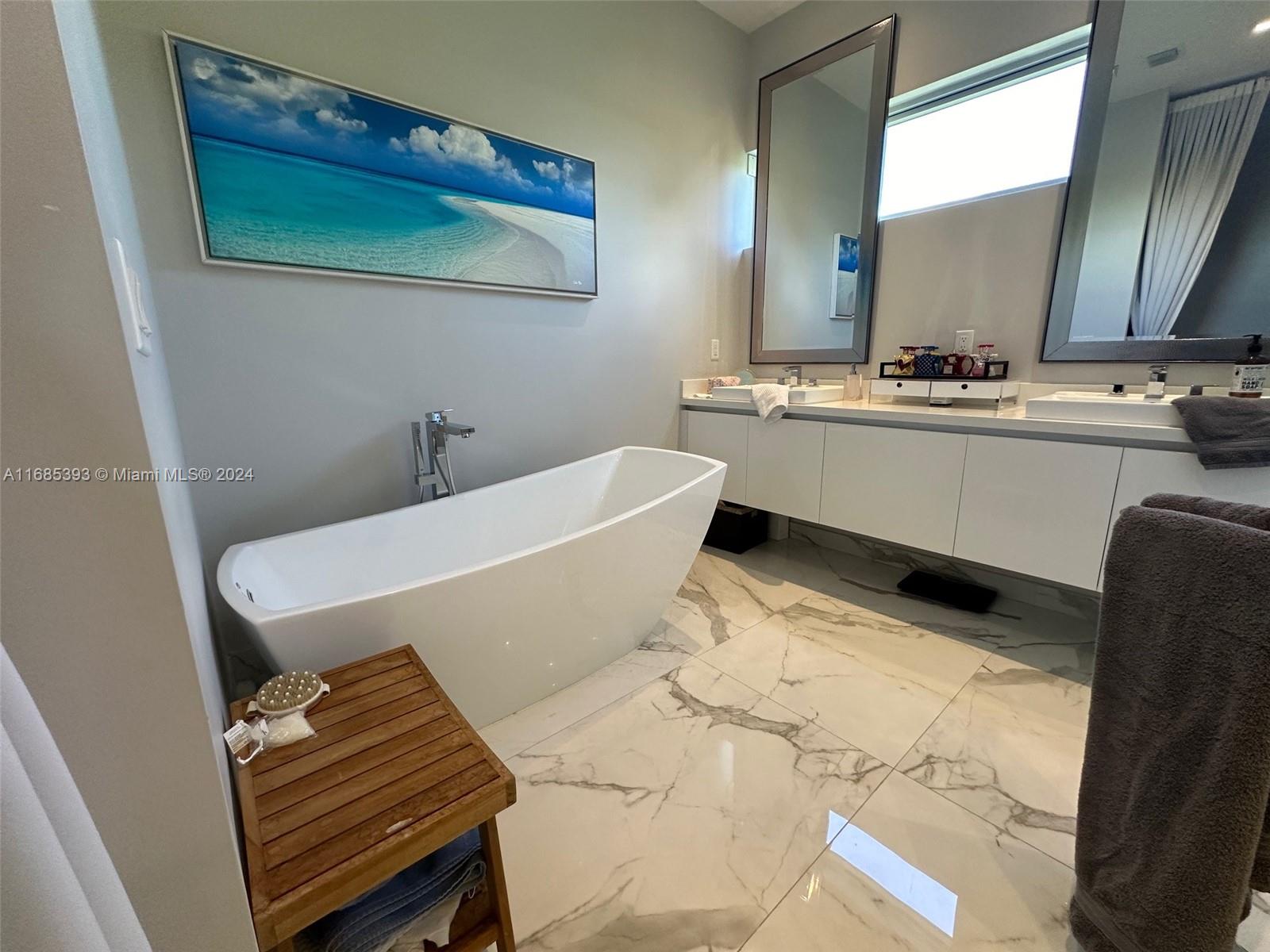 WESTON ESTATES - Residential