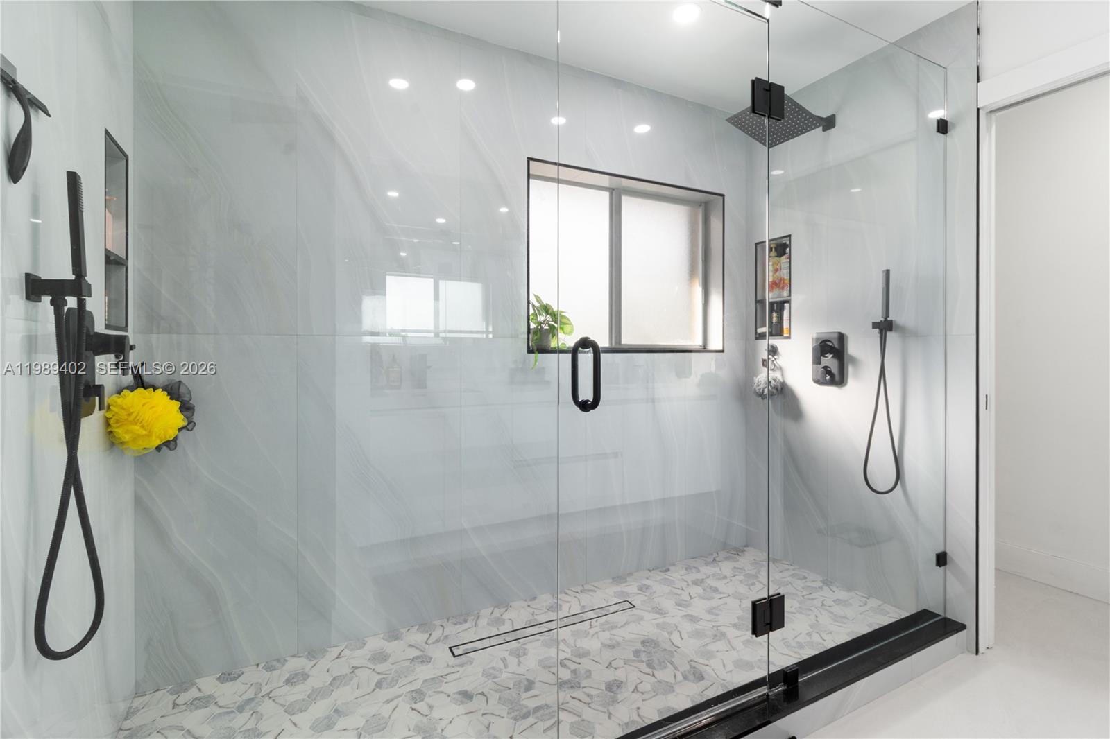 LAGUNA PONDS SEC 2 - Residential