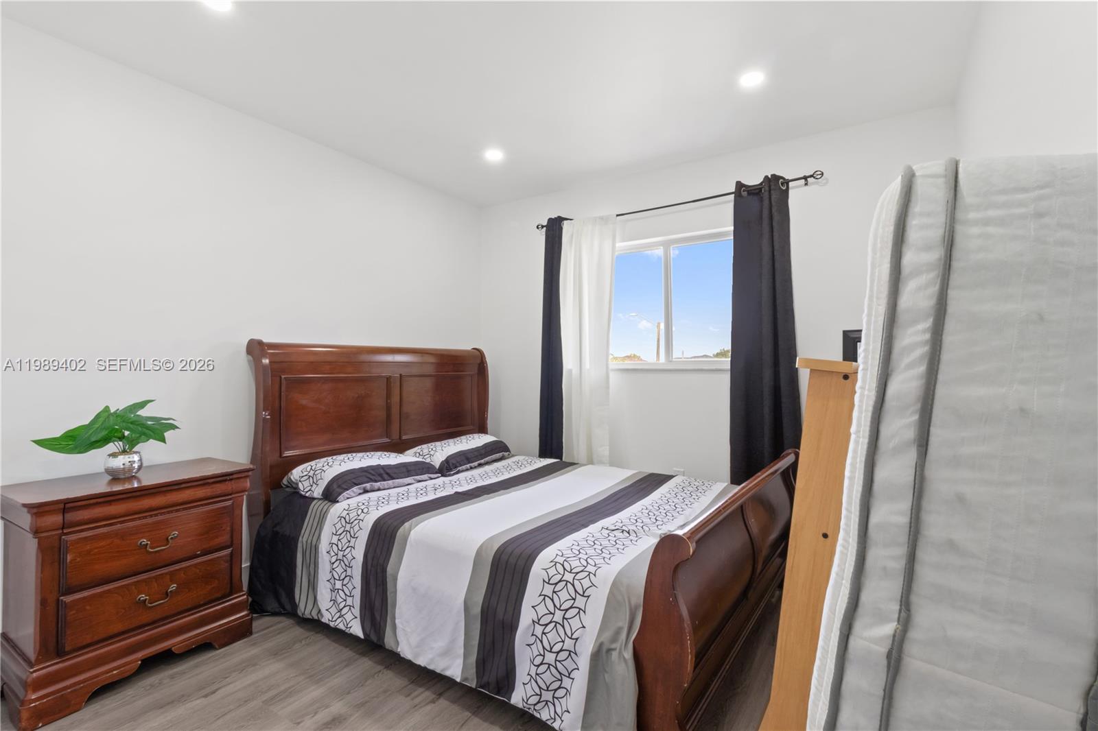 LAGUNA PONDS SEC 2 - Residential