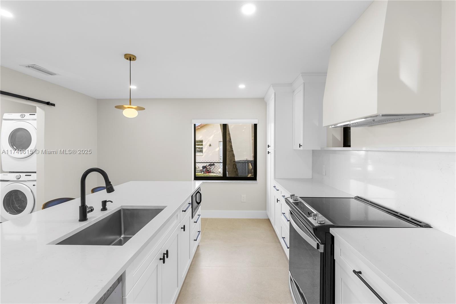 SANDALFOOT COVE SEC 5 - Residential
