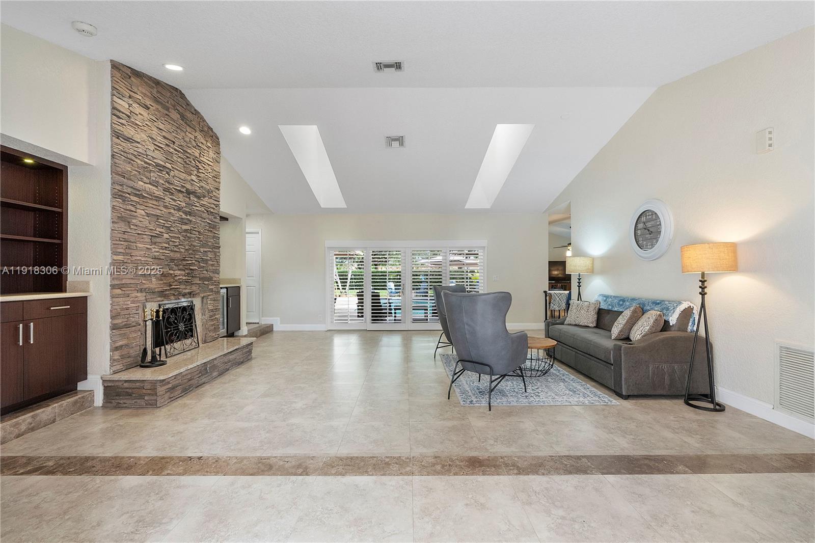 PINE RIDGE - Residential Lease