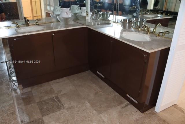 CRICKET CLUB CONDO - Residential