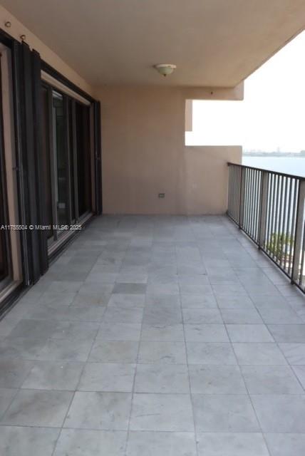 1800 NE 114th St 1108