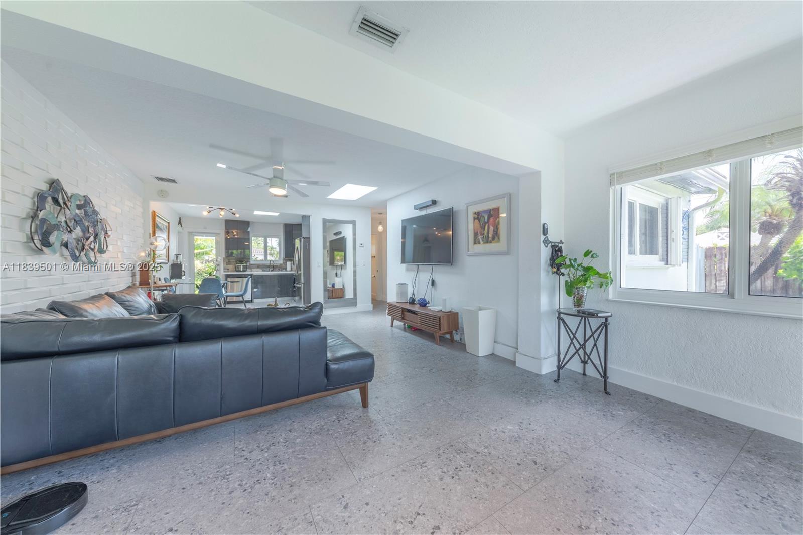 DIXIE GARDENS - Residential