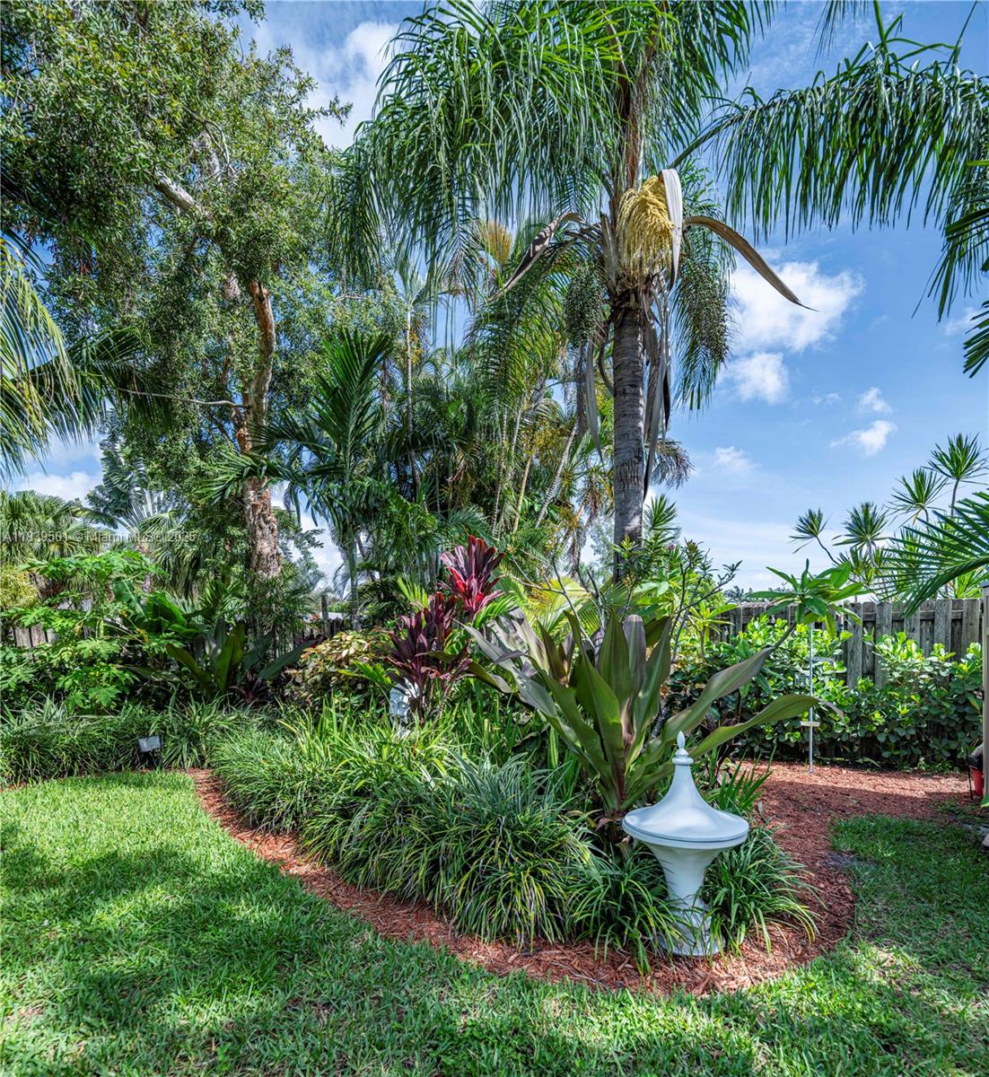 DIXIE GARDENS - Residential