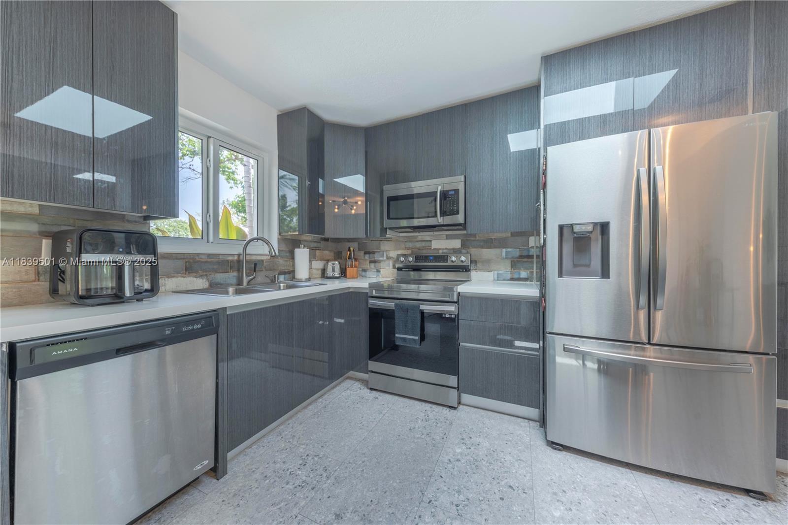 DIXIE GARDENS - Residential