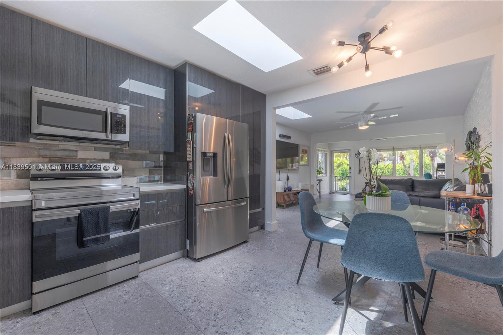 DIXIE GARDENS - Residential