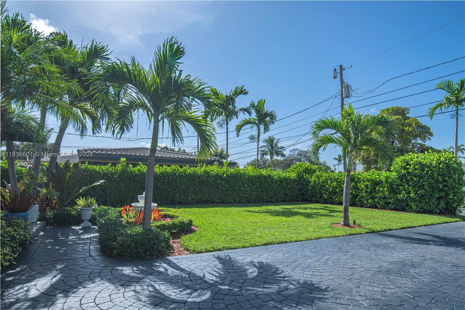 DIXIE GARDENS - Residential