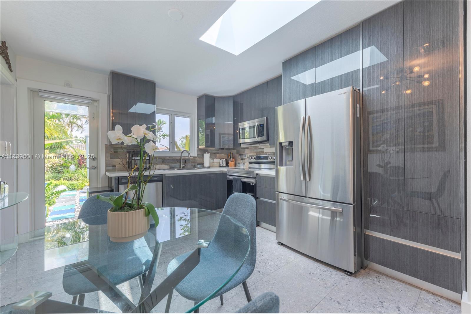 DIXIE GARDENS - Residential