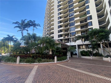 520 Brickell Key Dr A912 Miami FL 33131