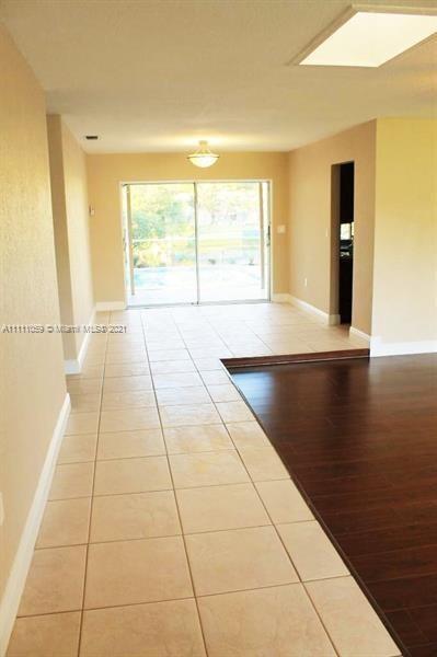 SUNRISE GOLF VILLAGE 4TH - Residential