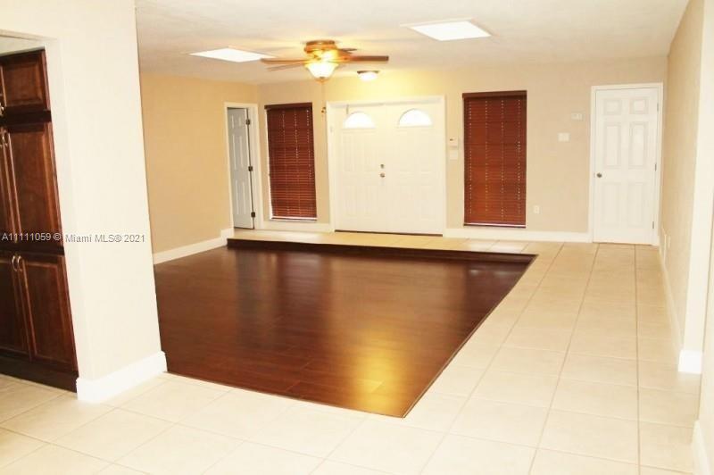 SUNRISE GOLF VILLAGE 4TH - Residential