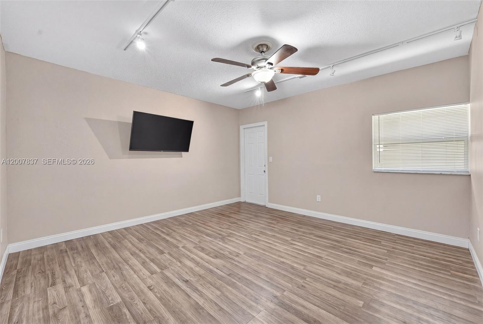 CRYSTAL LAKE 4TH SEC - Residential