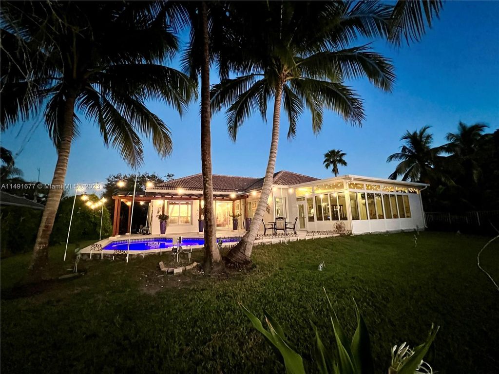 Photo of 16290 Cranberry Ct, Davie, FL 33331 (MLS # A11491677)