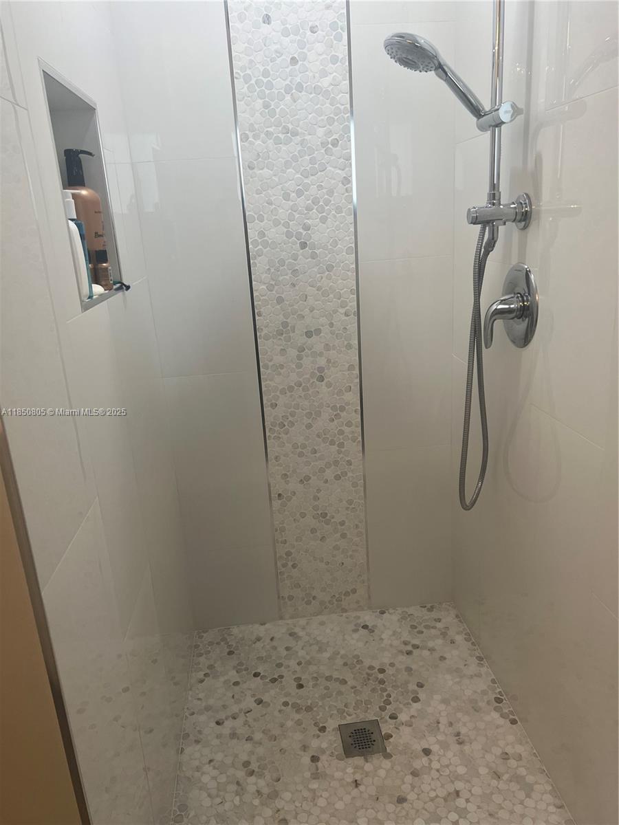 LAUDERDALE WEST 2 SEC - Residential