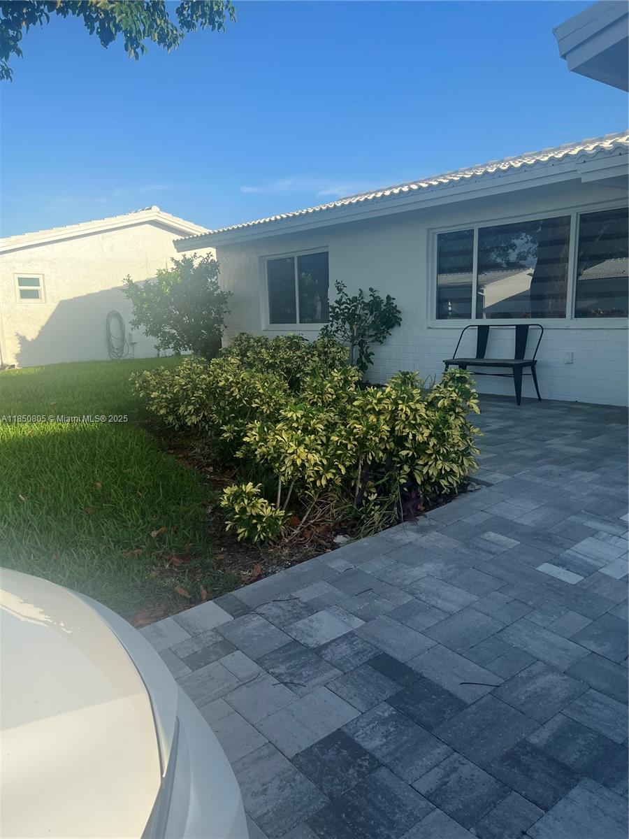 LAUDERDALE WEST 2 SEC - Residential