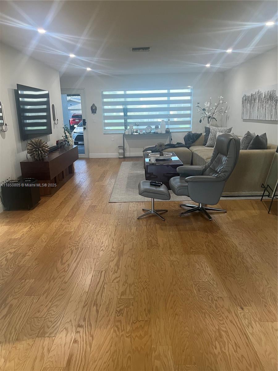 LAUDERDALE WEST 2 SEC - Residential