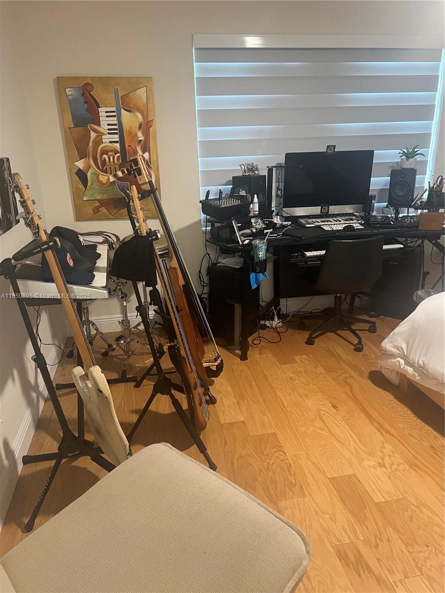 LAUDERDALE WEST 2 SEC - Residential