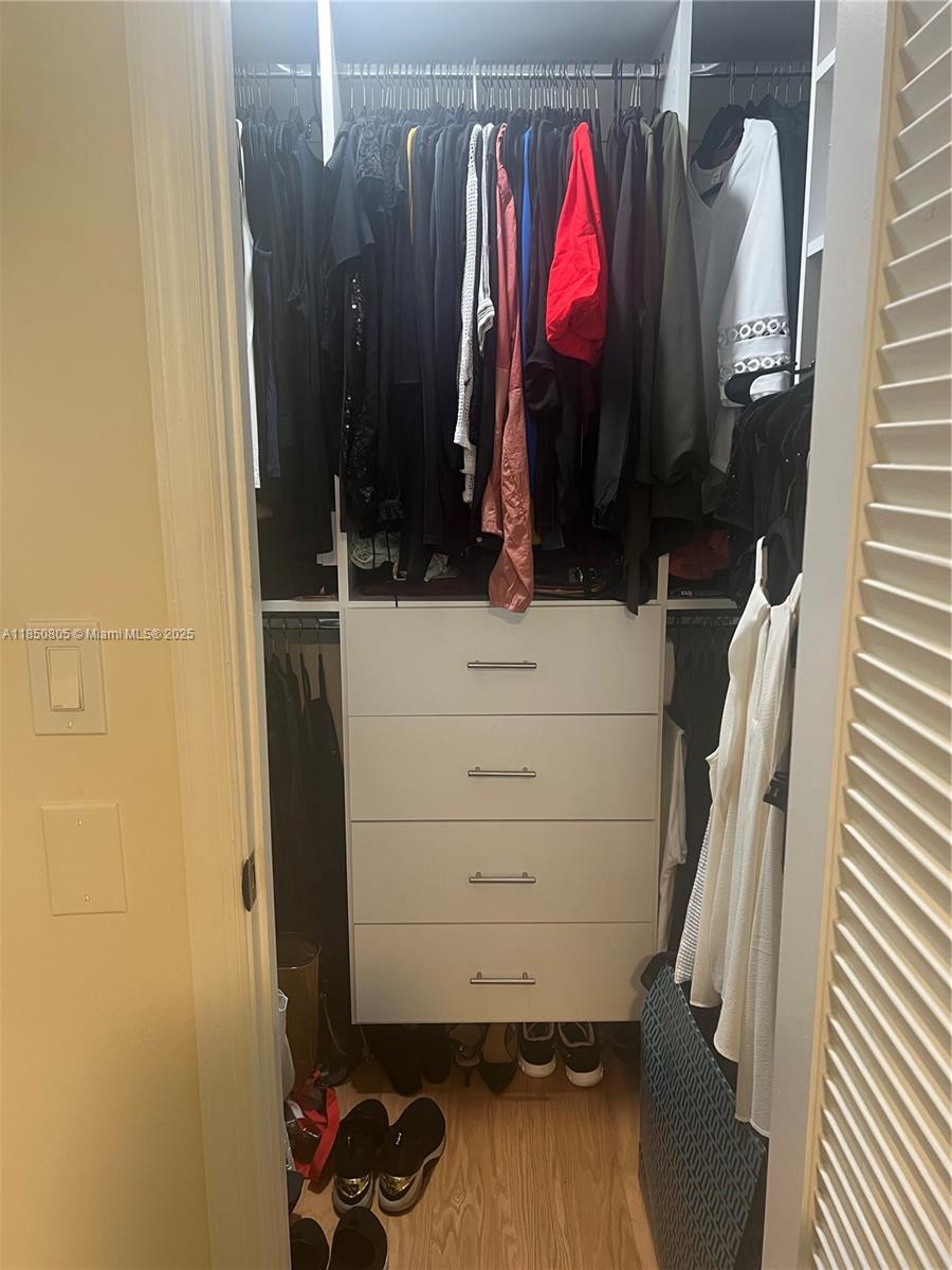 LAUDERDALE WEST 2 SEC - Residential