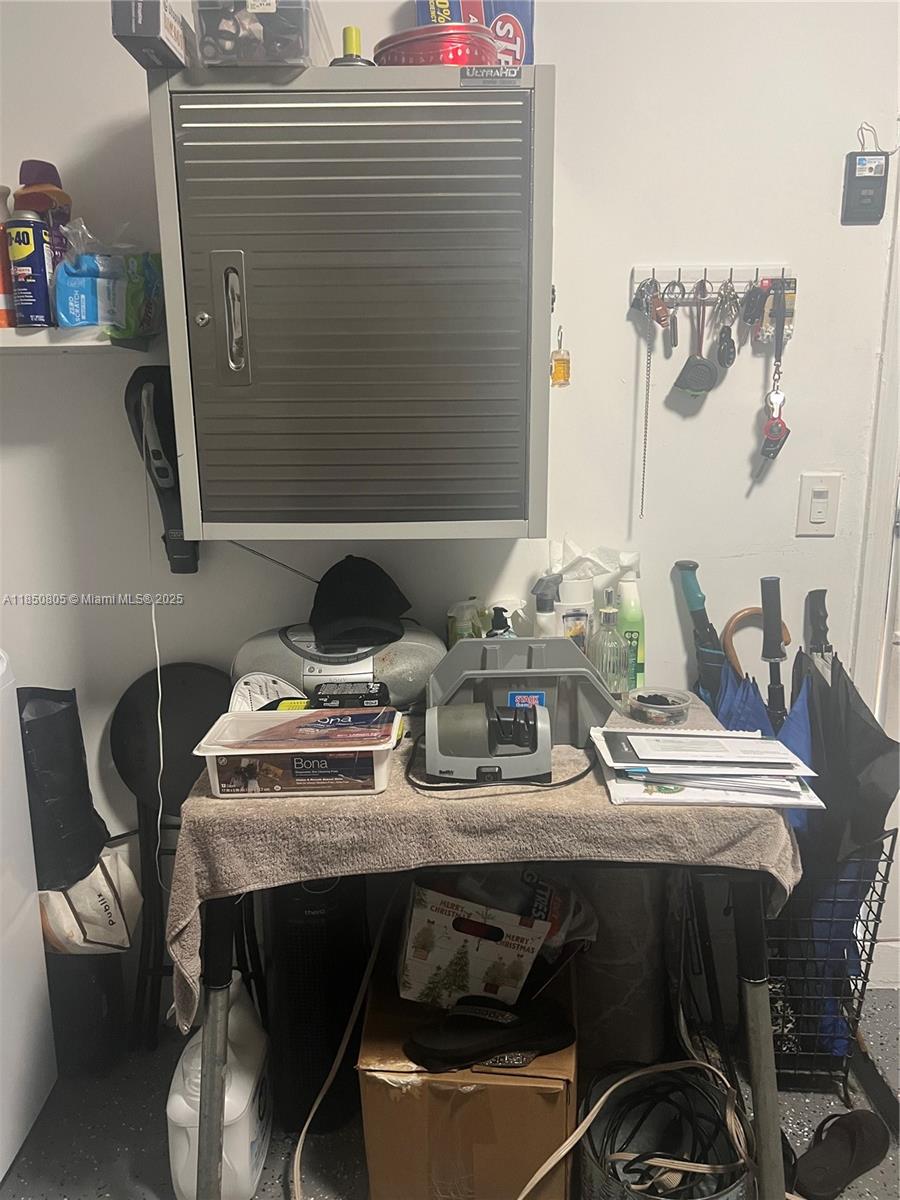 LAUDERDALE WEST 2 SEC - Residential