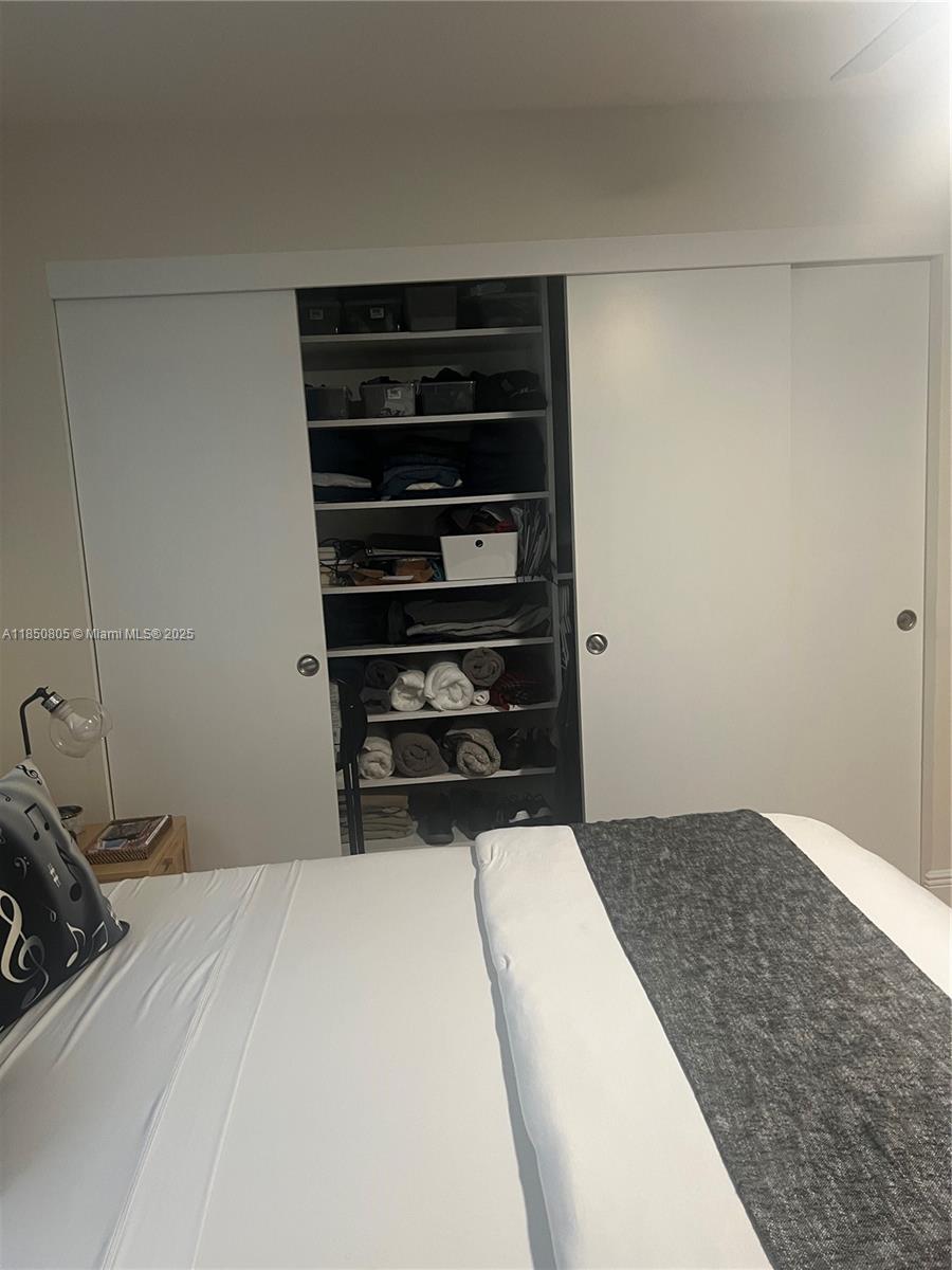 LAUDERDALE WEST 2 SEC - Residential