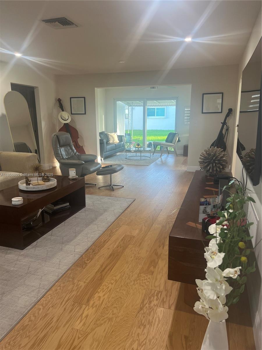 LAUDERDALE WEST 2 SEC - Residential