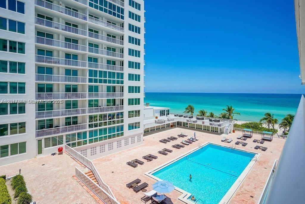 5401 Collins Ave 128