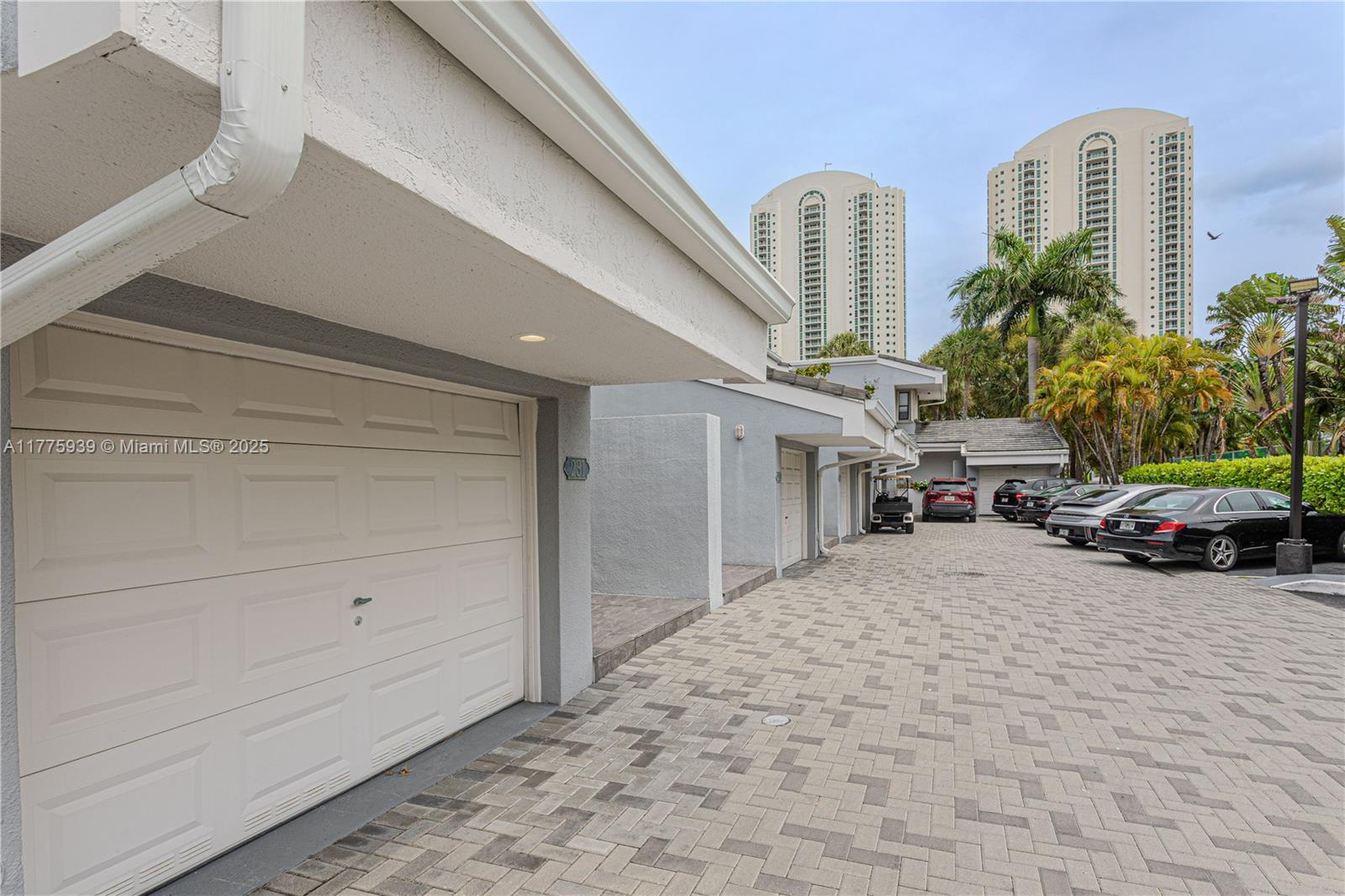 231 S Poinciana Dr 401