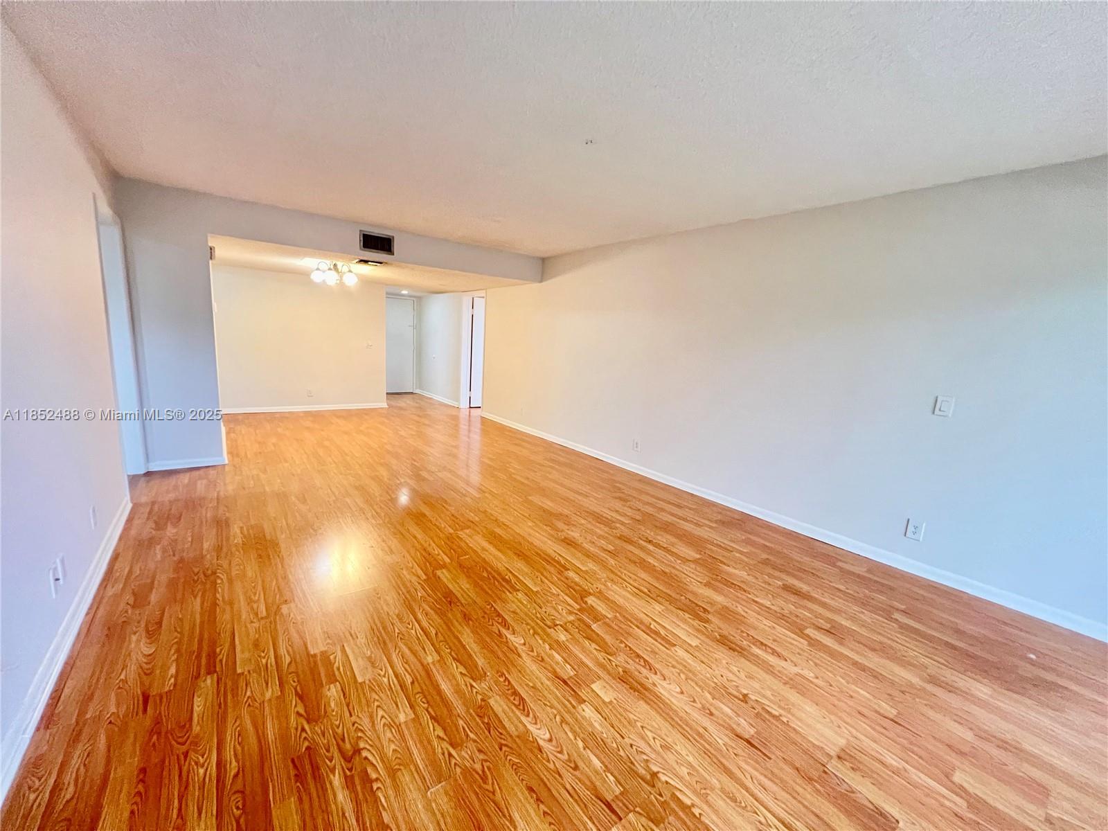 BLDG 130 OF COUNTRY CLUB - Residential Lease