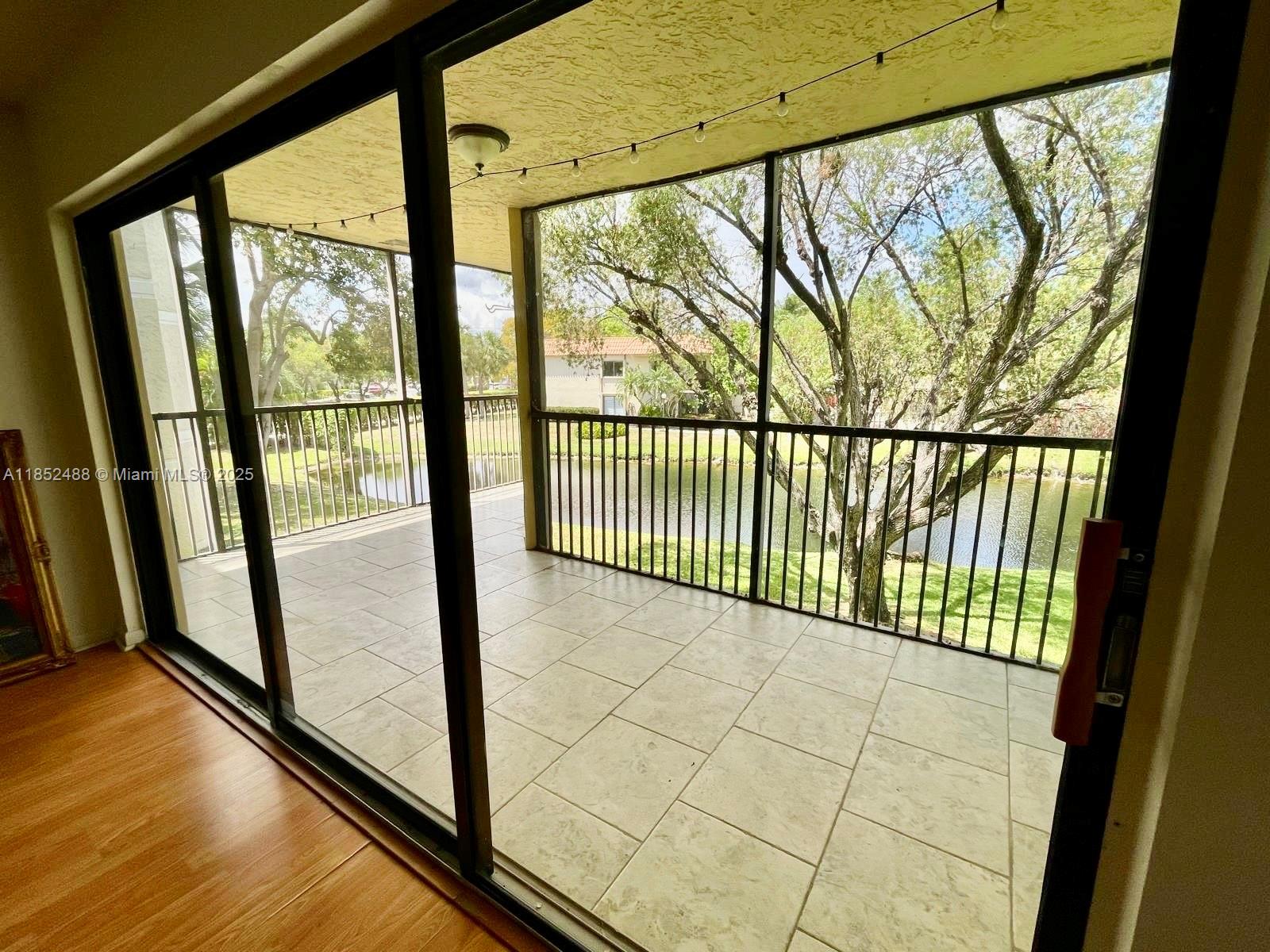 BLDG 130 OF COUNTRY CLUB - Residential Lease