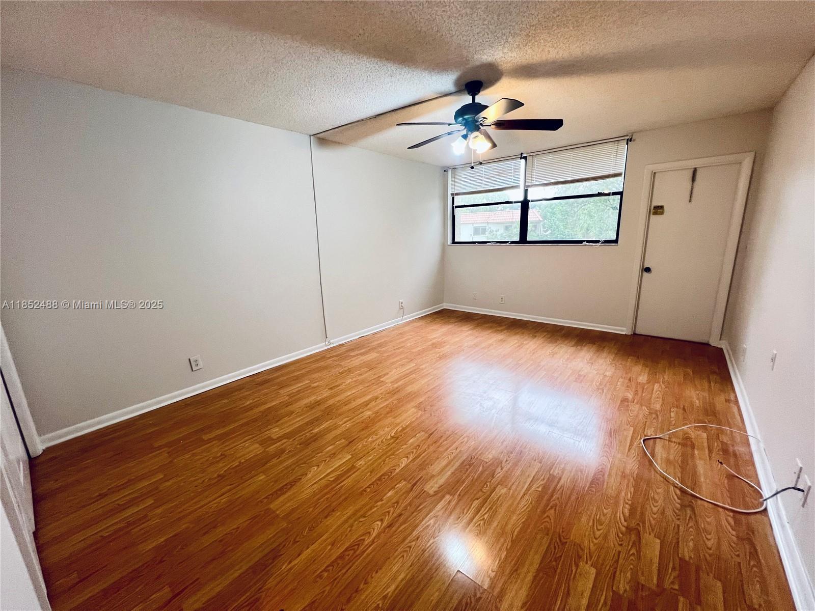 BLDG 130 OF COUNTRY CLUB - Residential Lease