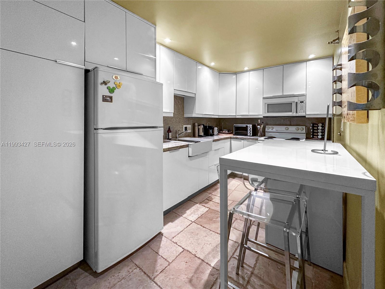 THE PLAZA OF BAL HARBOUR - Residential